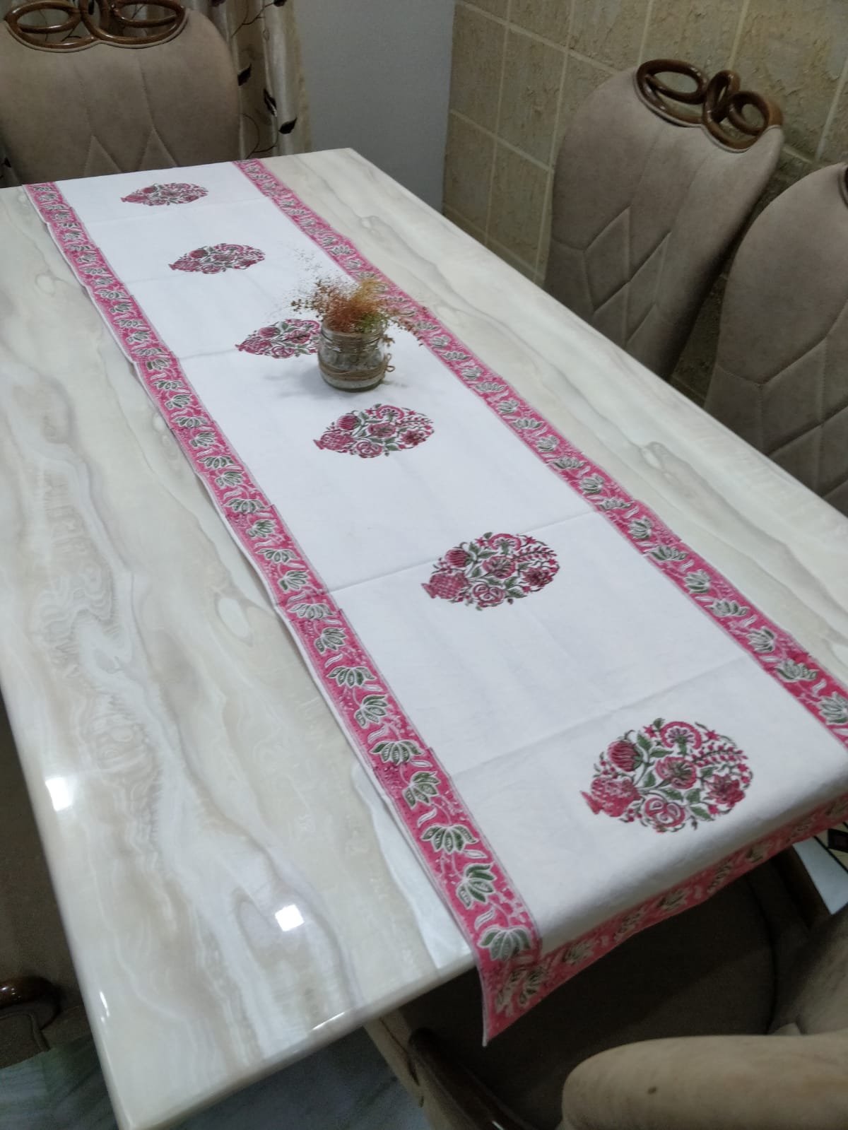 Flower Pot Design Table Runner