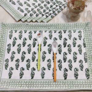 Green Bended Flower Placemats