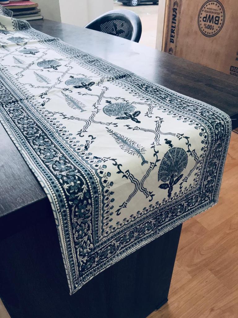 Pinecone Tree Design Table Runner - Image 2