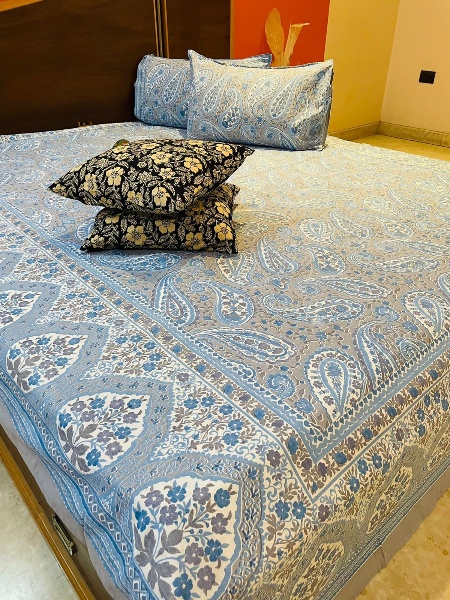 Blue Paisley Motif DB Bedsheet’s – Queen