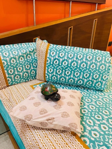 Peepal Leaf Motif DB Bedsheet's – Queen 5 Peepal Leaf Motif DB Bedsheet's – Queen - Image 3