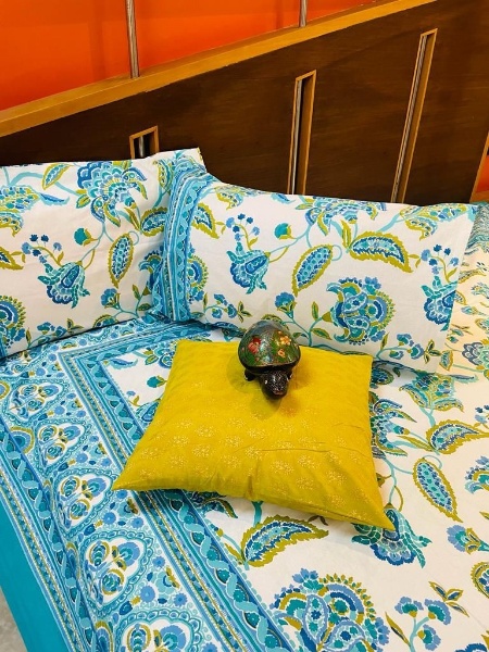 Lilly Motif DB Bedsheet's – Queen 3 Lilly Motif DB Bedsheet's – Queen - Image 2